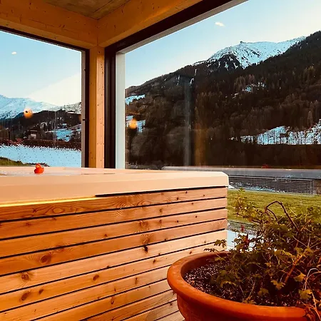 Modernes Bergchalet Mit Und Sonnenterrasse