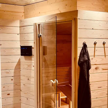 Modernes Bergchalet Mit Und Sonnenterrasse * 克洛斯特斯