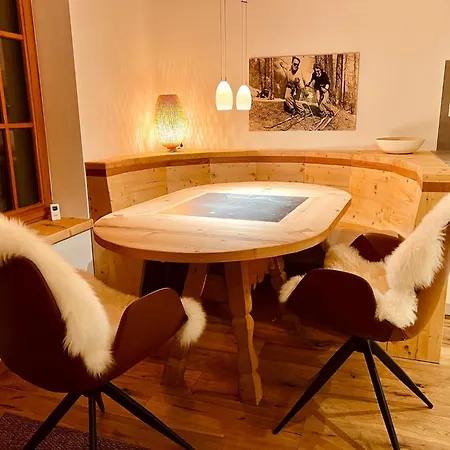 Modernes Bergchalet Mit Und Sonnenterrasse